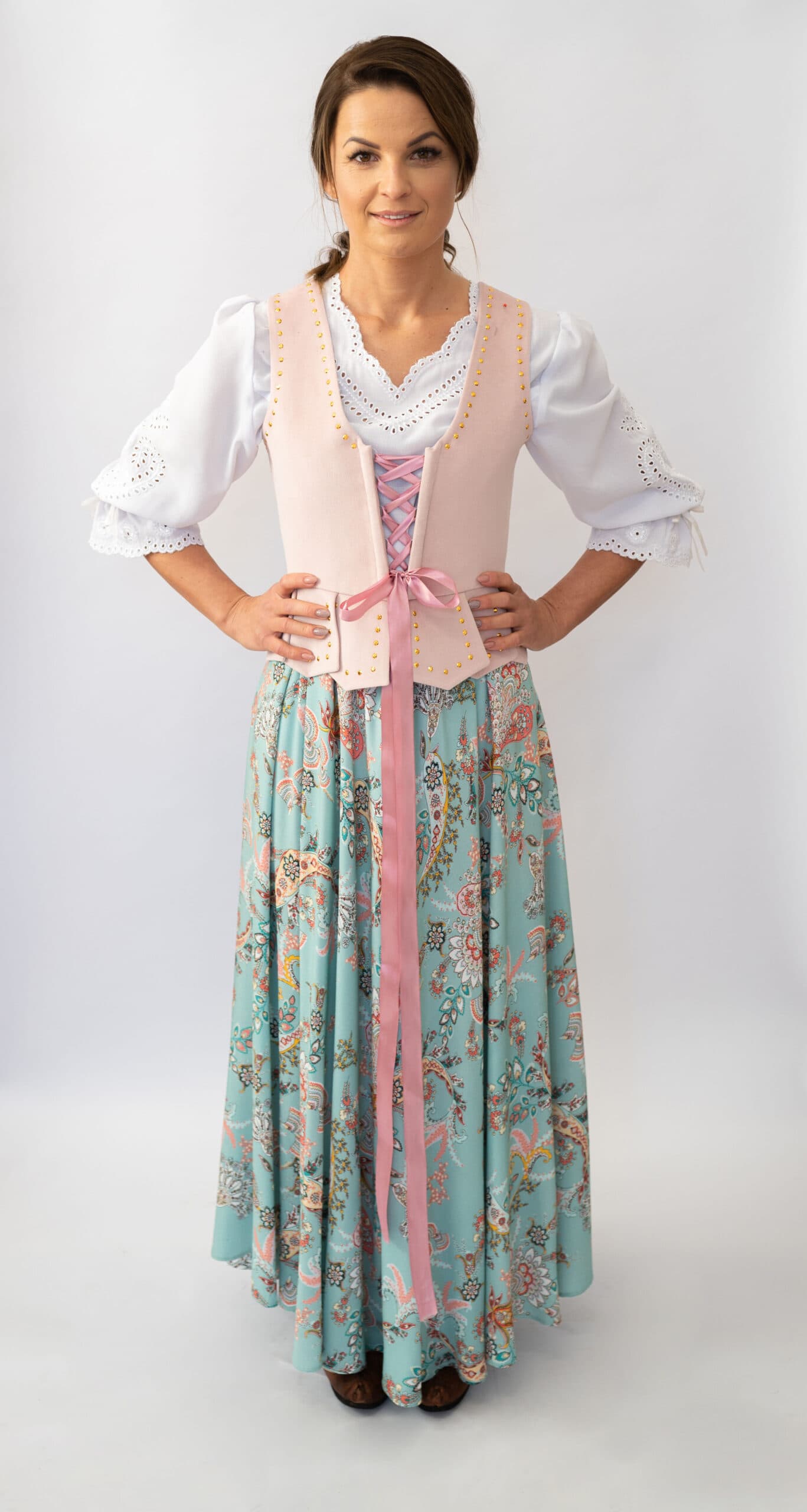 Gorset podhalański welurowy — pudrowy róż, zdobiony cyrkoniami